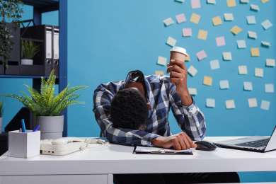 Horas extras? No aumentan productividad, pero s provocan estrs y sndrome de burnout