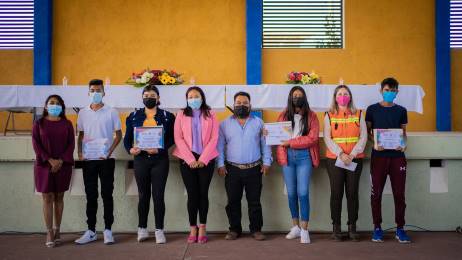 Apoya Minera Cuzcatln a 143 estudiantes hacia el bachillerato