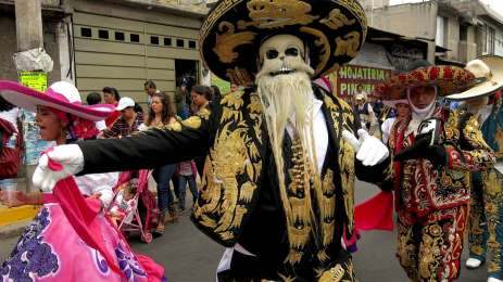 Mexicanos destinan hasta un tercio de sus ingresos a festividades religiosas y cvicas