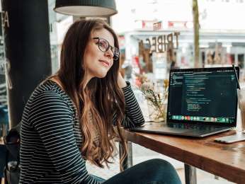 Siguen esfuerzos por capacitar a mujeres Latinoamericanas en industria TI