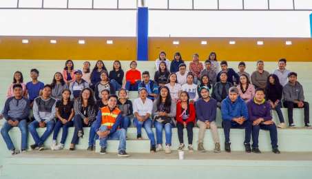 Minera Cuzcatlán otorga 143 becas a estudiantes en San José del Progreso, Oaxaca