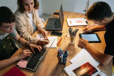 Crecimiento profesional, mejores ofertas salariales y falta de reconocimiento, razones por las que jvenes cambian de trabajo