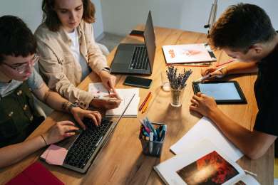 Crecimiento profesional, mejores ofertas salariales y falta de reconocimiento, razones por las que jvenes cambian de trabajo