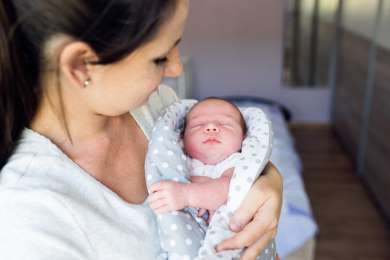 Propuesta legislativa busca apoyar a madres trabajadoras con salas de lactancia obligatorias