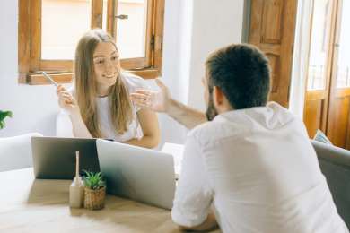 Mentoring inverso, estrategia para que las organizaciones mantengan relevancia en un mercado cambiante