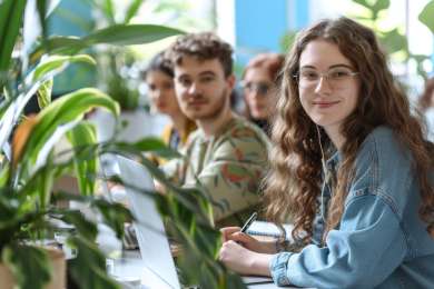 Amistades en el trabajo fomentan conexin y apoyo emocional entre empleados