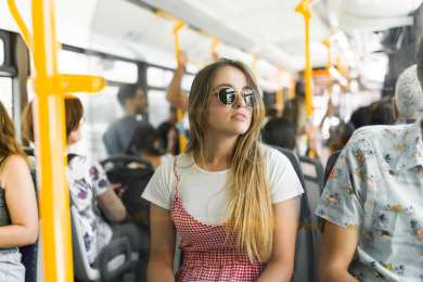 Viajar sin distracciones de camino al trabajo, la nueva forma en que la Gen Z reconecta