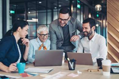 Conectar con todas las generaciones, el reto de las empresas ante la escasez de talento