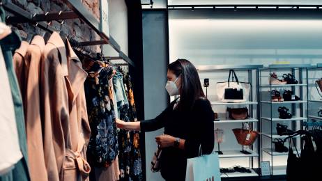 Denuncian precariedad laboral en industria dedicada a produccin y venta de ropa