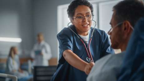 Enfermera general y auxiliar de farmacia, entre los puestos más buscados en el sector salud al tercer trimestre 2025 Enfermera general y auxiliar de farmacia, entre los puestos más buscados en el sector salud al tercer trimestre 2025