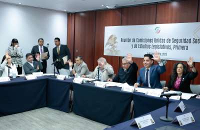 Avalan en el Senado reforma para garantizar autonoma sindical