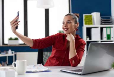 Menos likes, m�s estabilidad: j�venes creadores vuelven al empleo tradicional