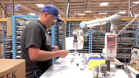 Robots colaborativos posibilitan semana de cuatro das en sector manufacturero